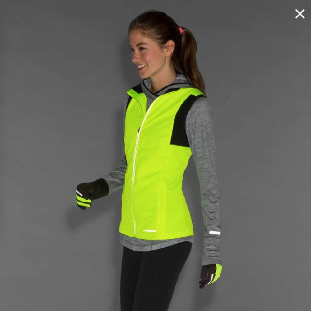 Brooks Nightlife Essential Running Vest Fluorescent Yellow Black Medium